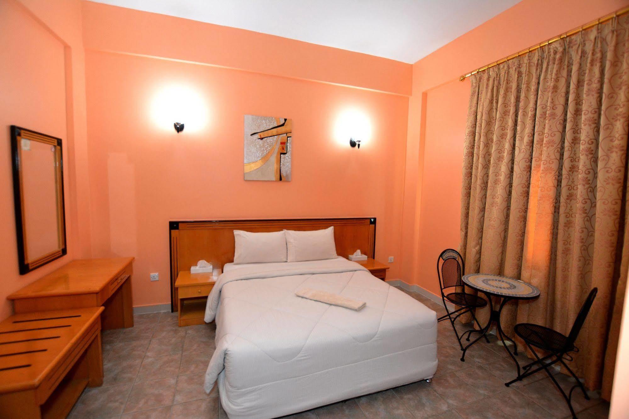 Dubai Youth Hotel Экстерьер фото