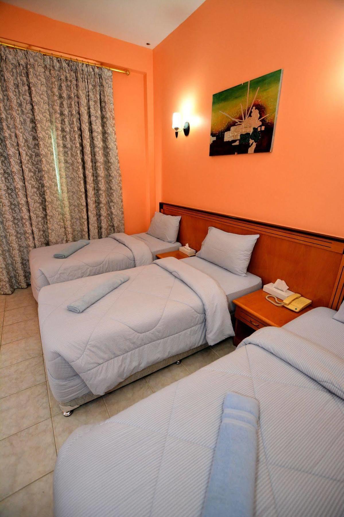 Dubai Youth Hotel Экстерьер фото