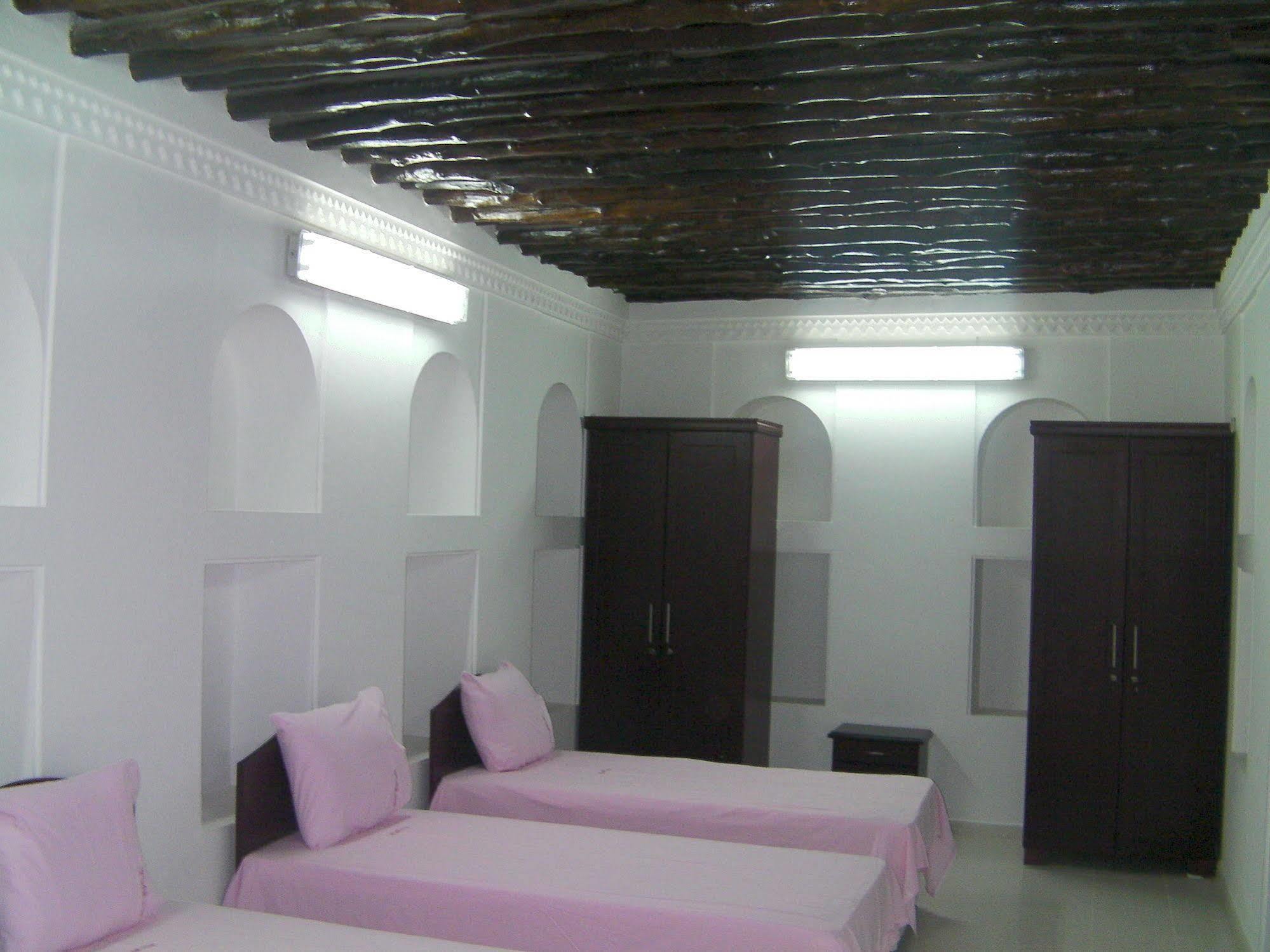 Dubai Youth Hotel Экстерьер фото